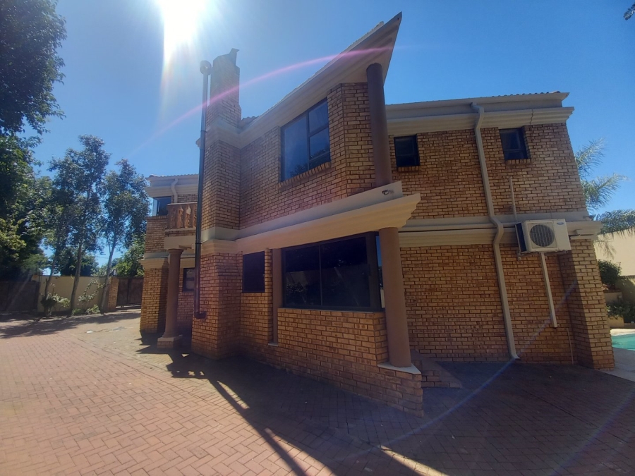 4 Bedroom Property for Sale in Dan Pienaar Free State